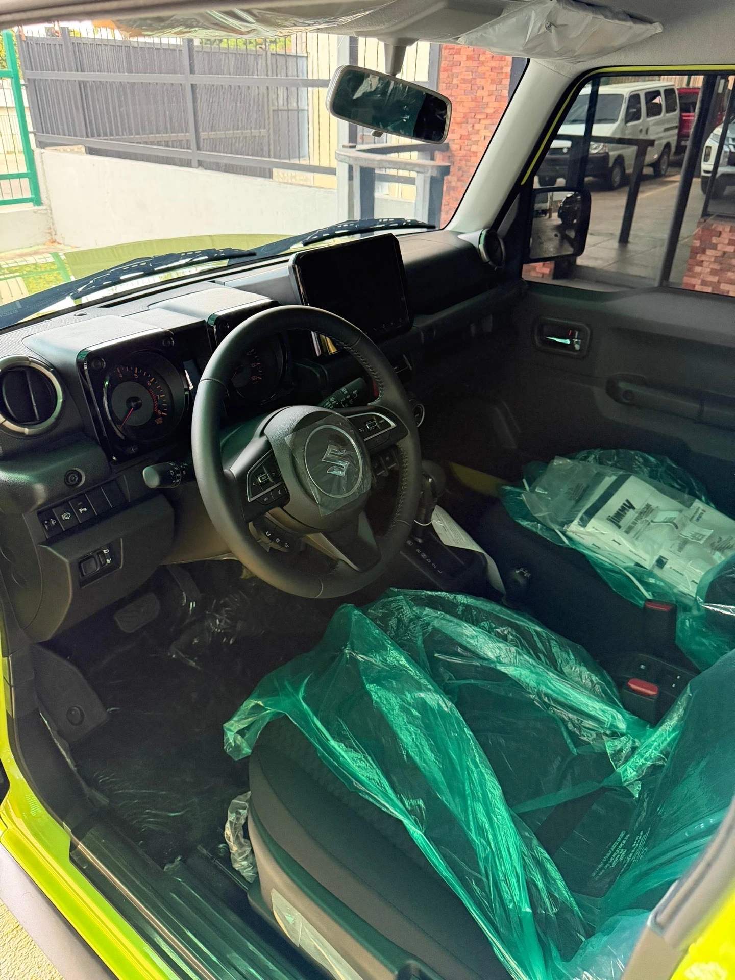 2025 Suzuki Jimny — photo 8