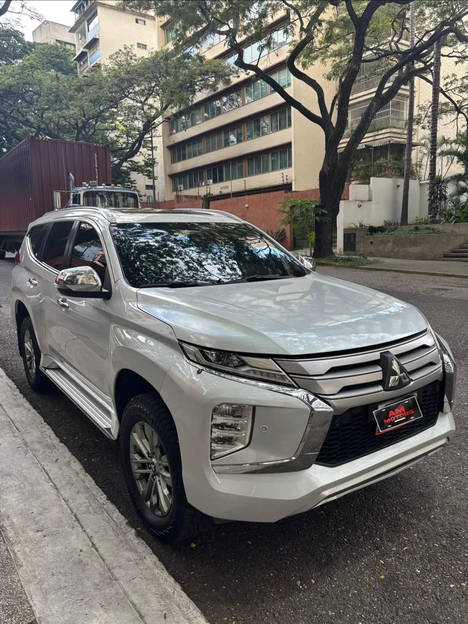2020 Mitsubishi Pajero Sport — photo 2