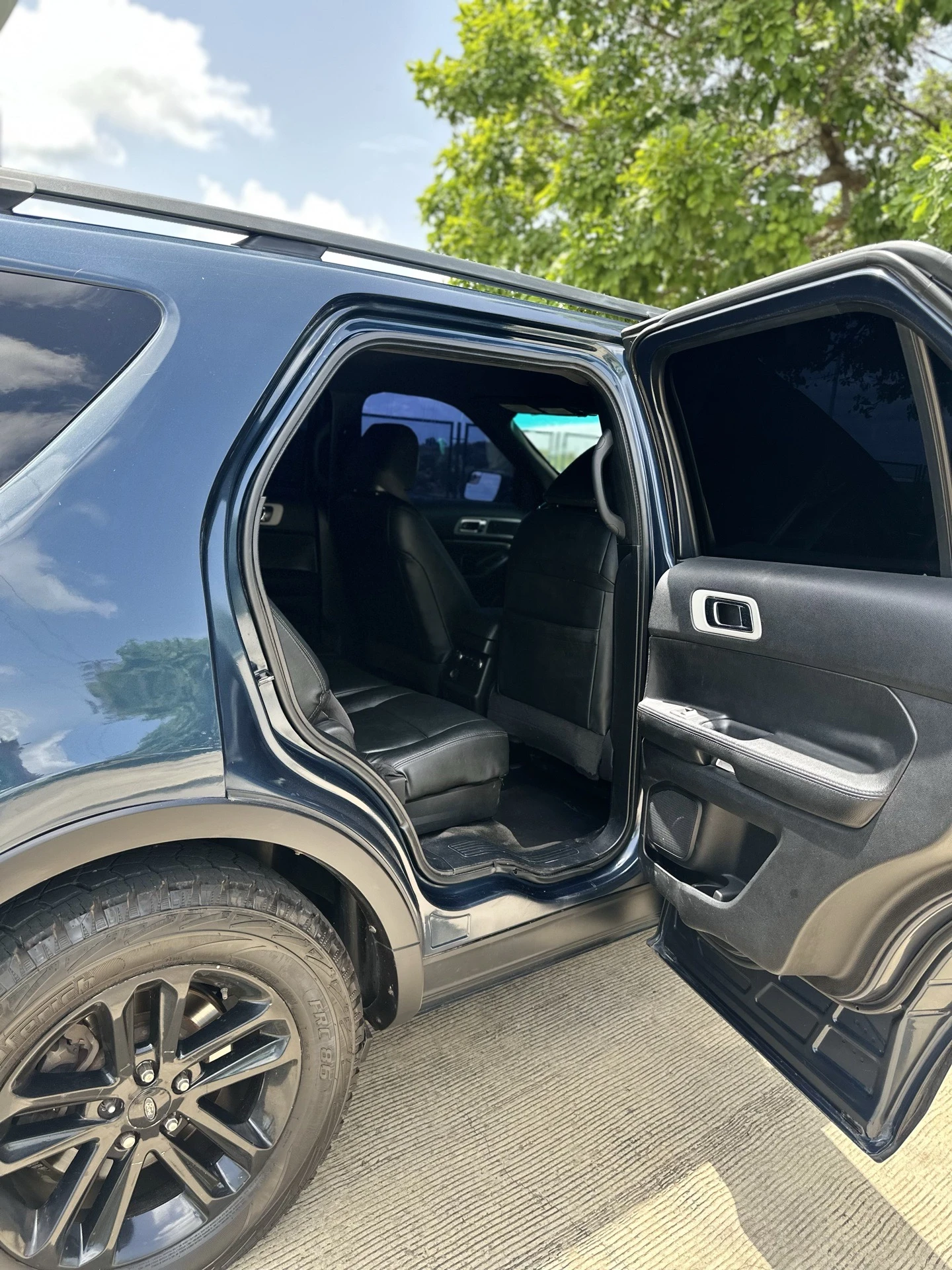 2011 Ford Explorer XLT — photo 8