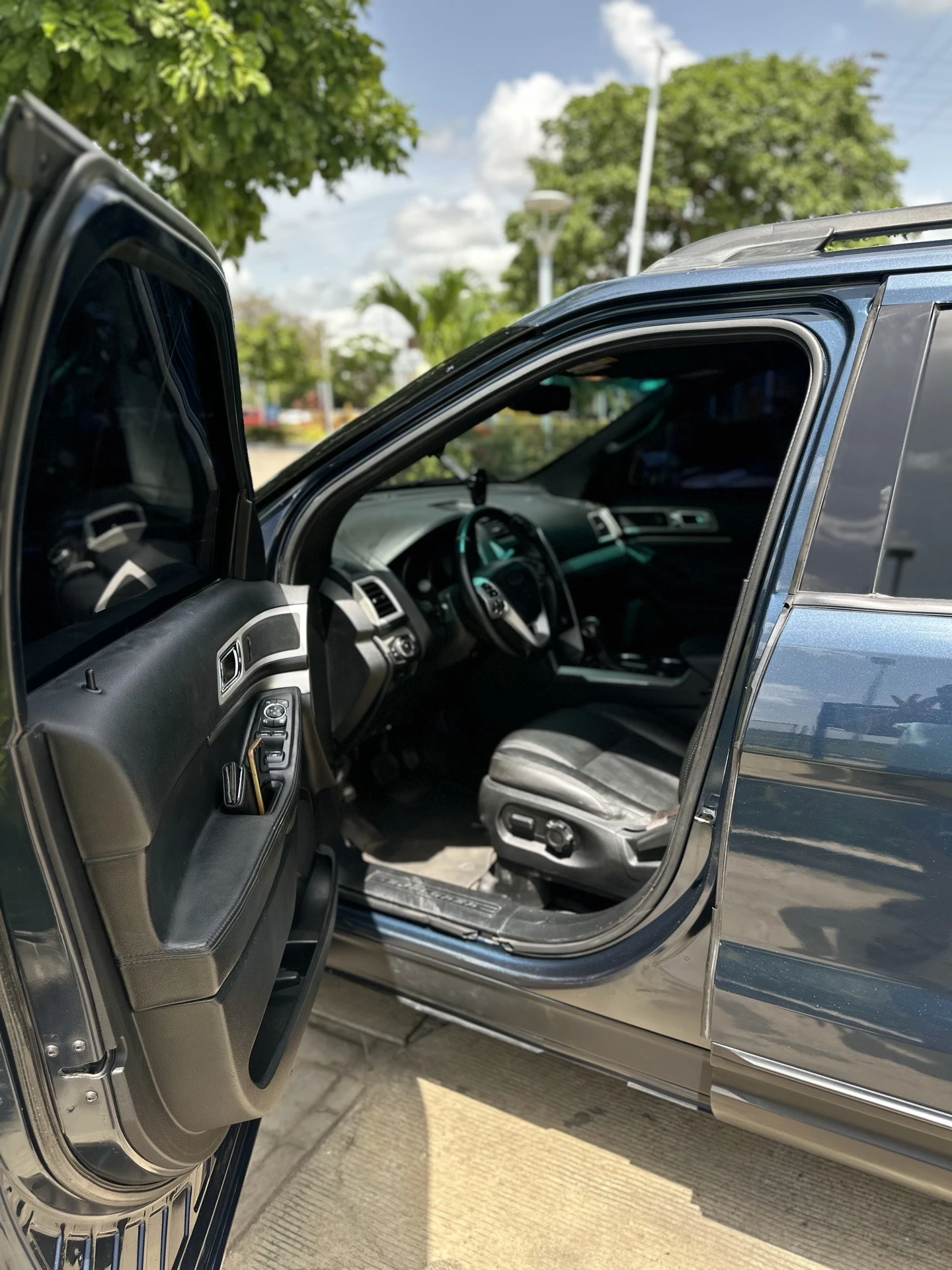 2011 Ford Explorer XLT — photo 11