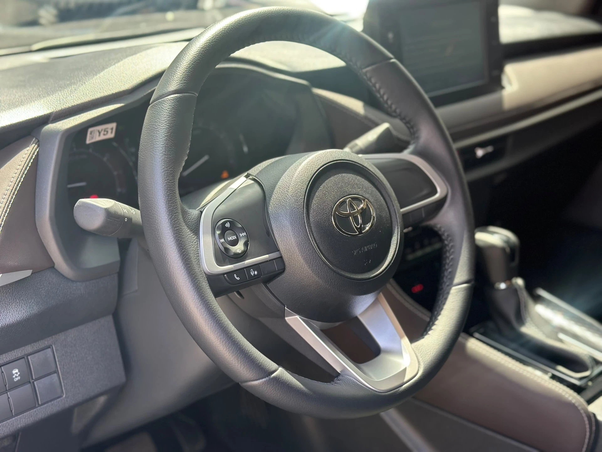 2026 Toyota Yaris Sedán E — photo 6