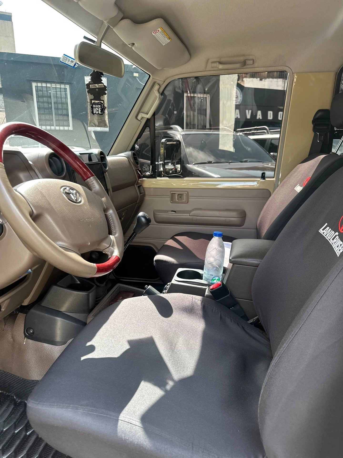 2021 Toyota Land Cruiser 70th anniversary — photo 3