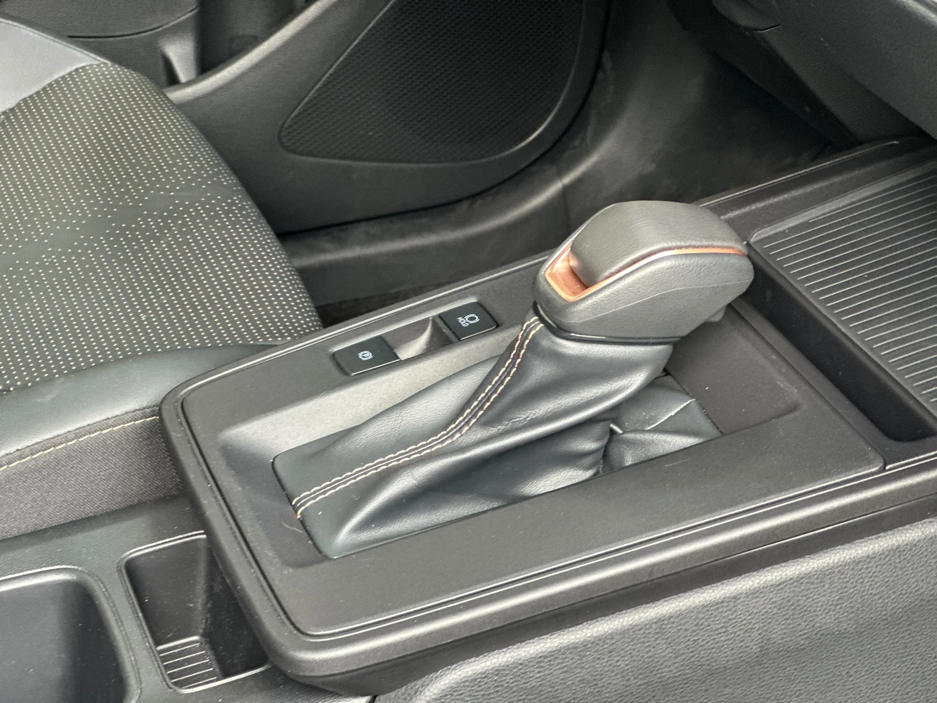 2025 Toyota Corolla Cross — photo 8