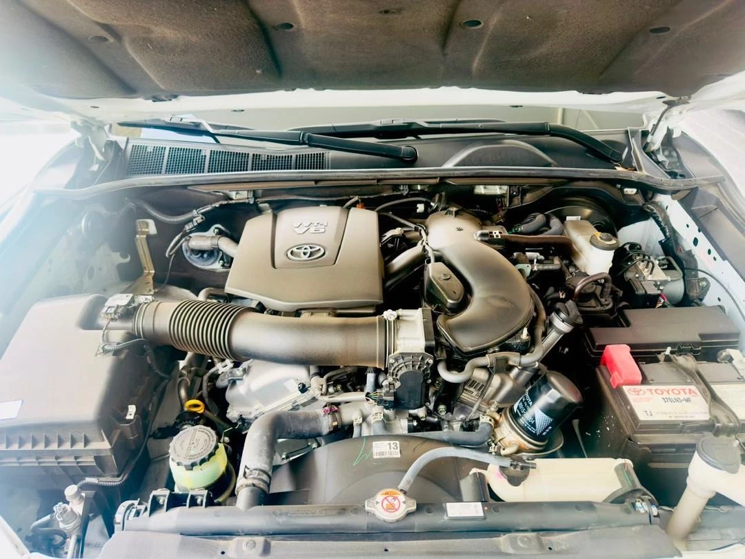 2025 Toyota Fortuner SRX V6 — photo 8