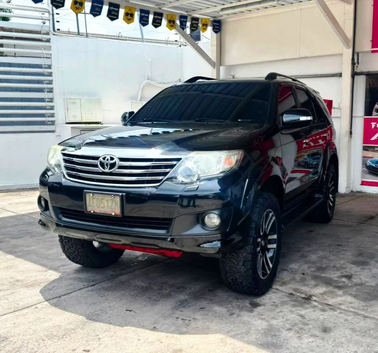 2015 Toyota Fortuner Sport Wagon — photo 2