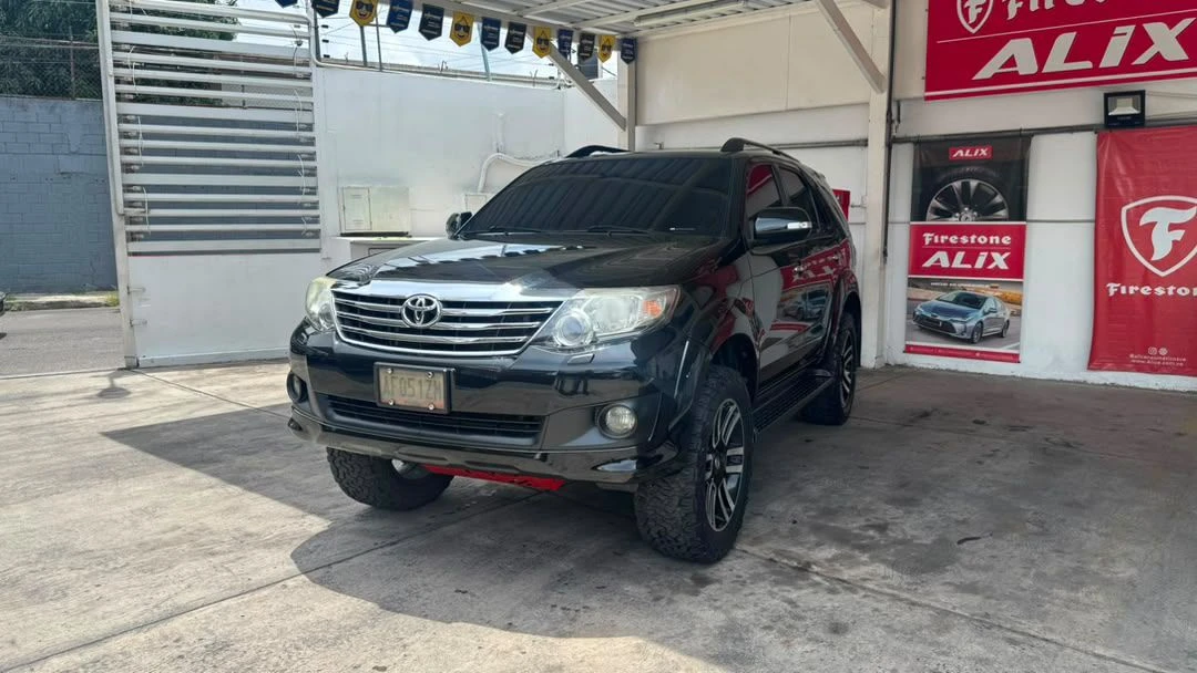 2015 Toyota Fortuner Sport Wagon — photo 8