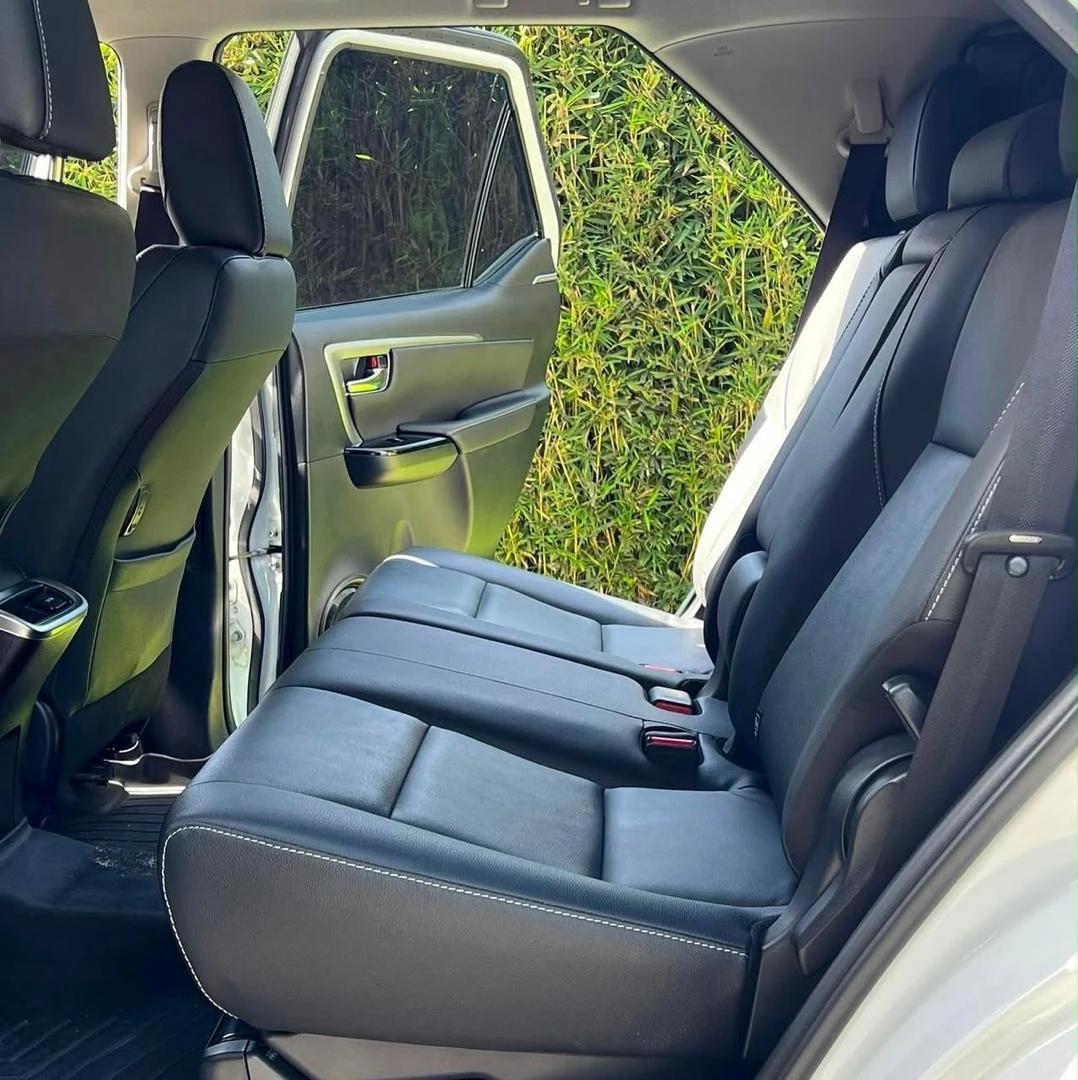 2025 Toyota Fortuner SRX V6 — photo 3