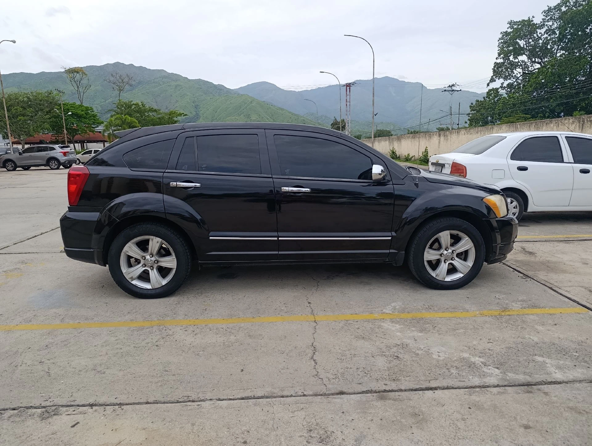 2011 Dodge Caliber LX — photo 13