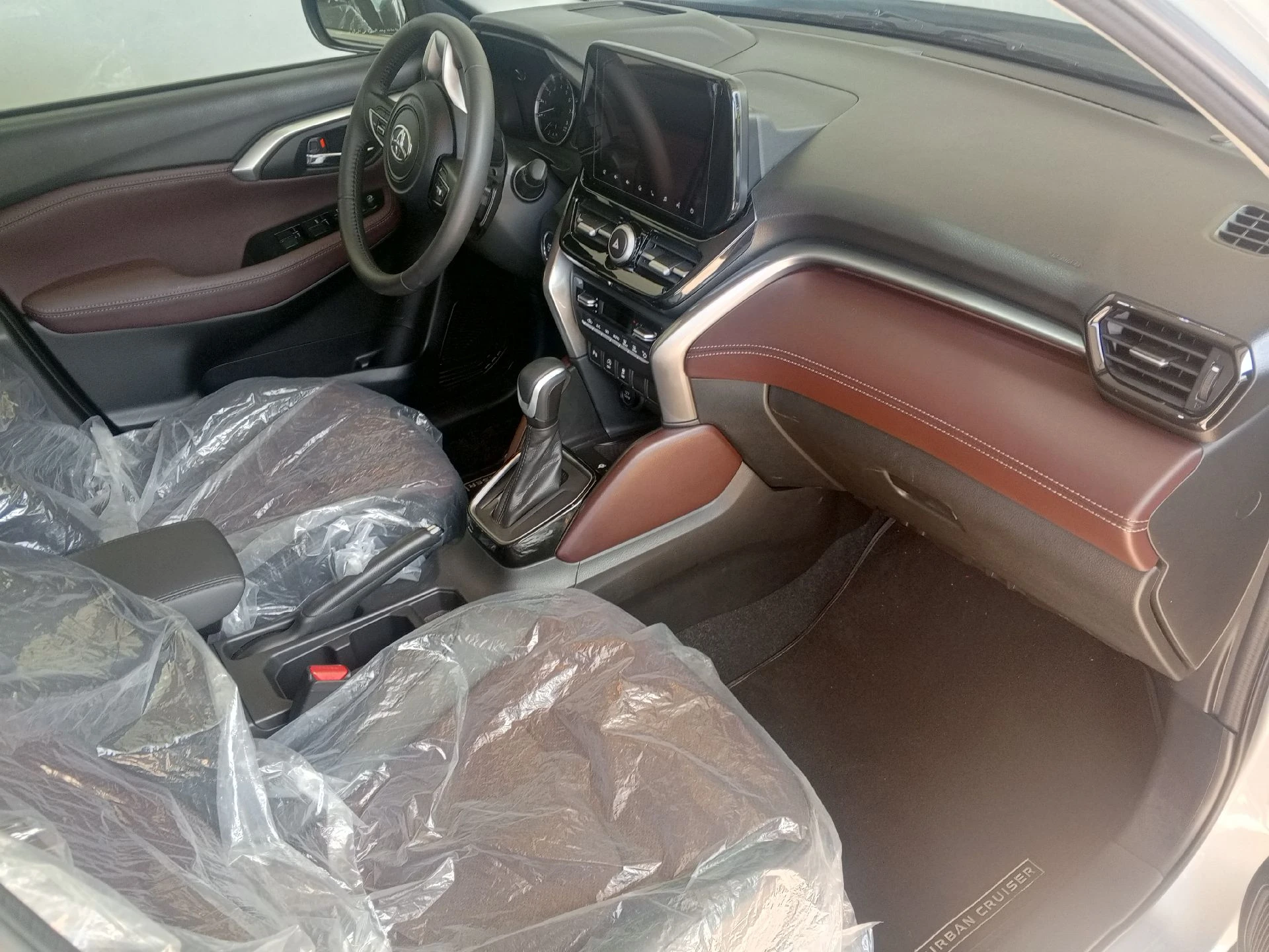 2025 Toyota Urban Cruiser SUV — photo 7
