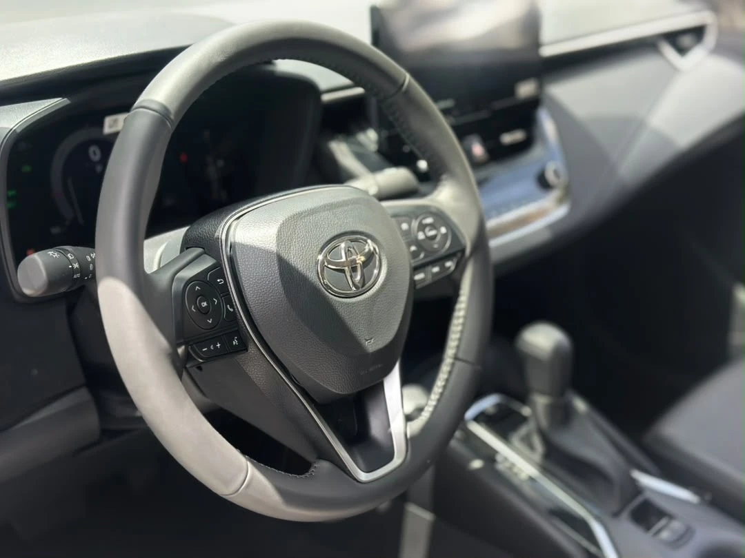 2025 Toyota Corolla 1.8 — photo 2
