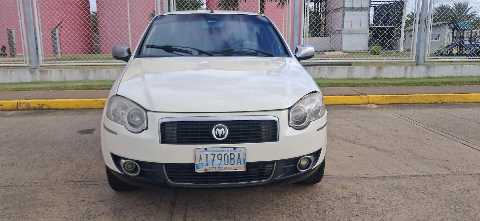2015 Dodge Forza LE — photo 2