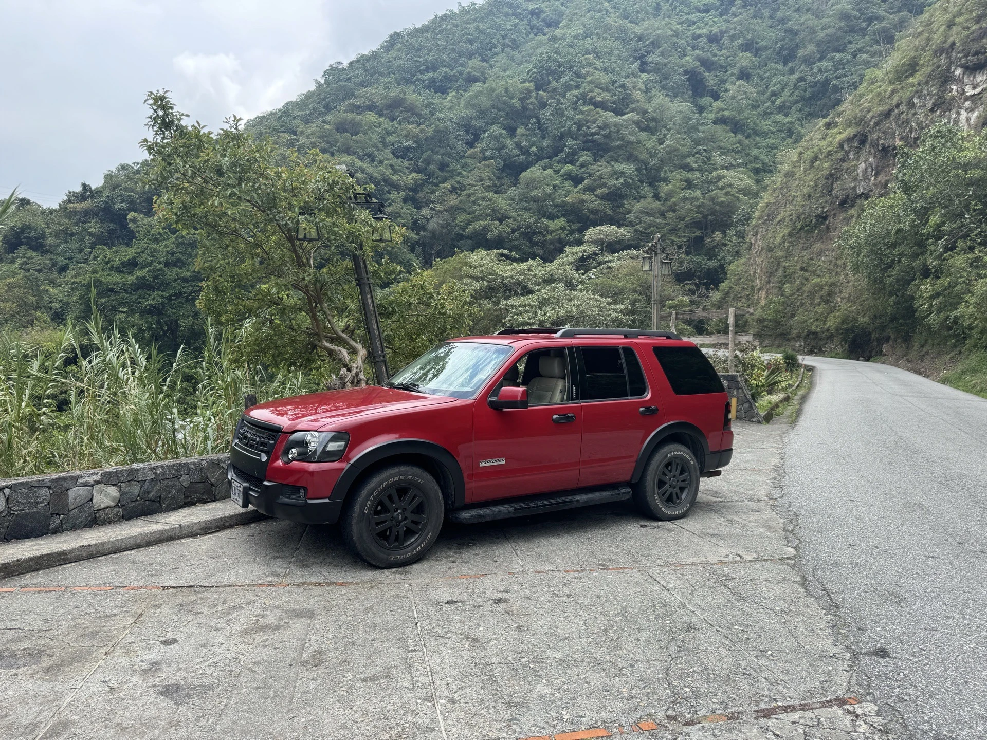 2009 Ford Explorer Eddie Bauer — photo 4