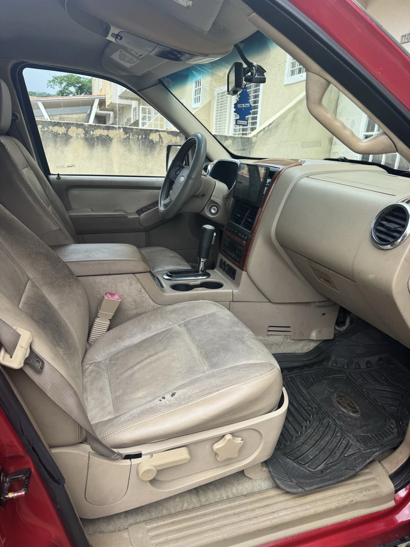 2009 Ford Explorer Eddie Bauer — photo 18