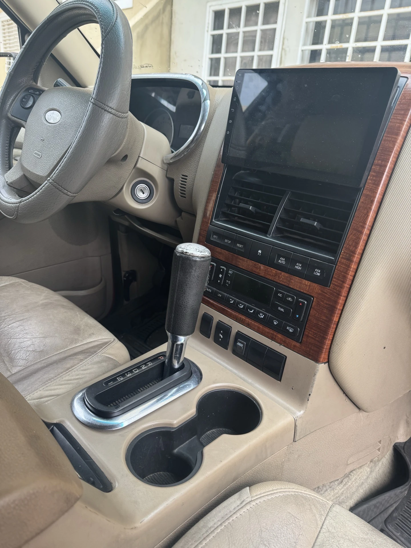2009 Ford Explorer Eddie Bauer — photo 20