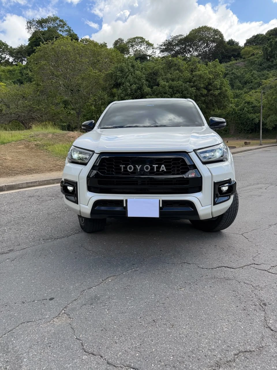2022 Toyota Hilux XR — photo 8