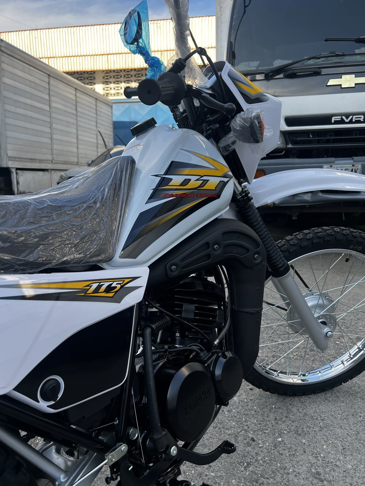 2026 Yamaha DT 175 — photo 3