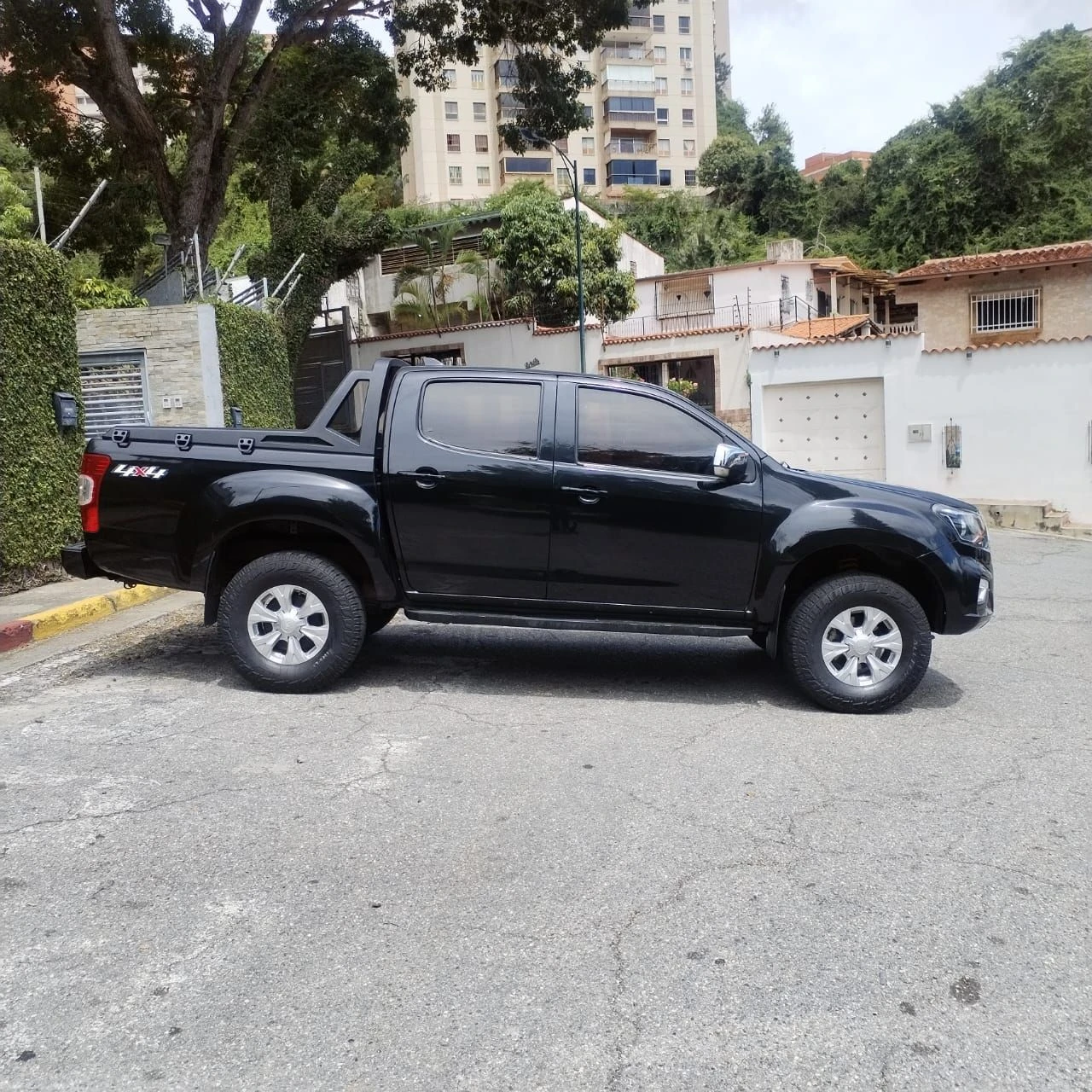2024 Isuzu Pickup JIM REMAX 2024 — photo 4