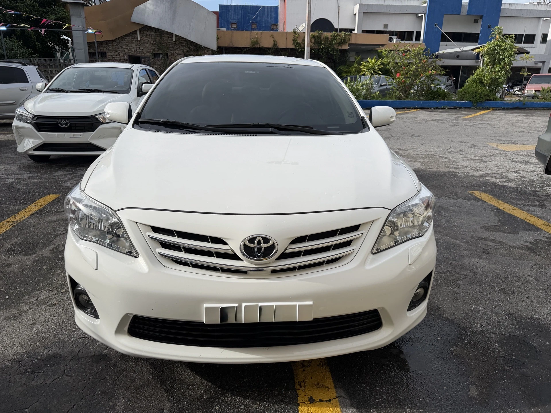 2013 Toyota Corolla GLI — photo 3