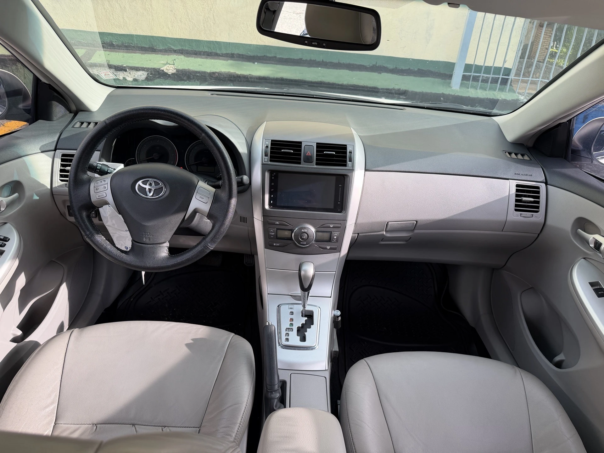 2013 Toyota Corolla GLI — photo 8