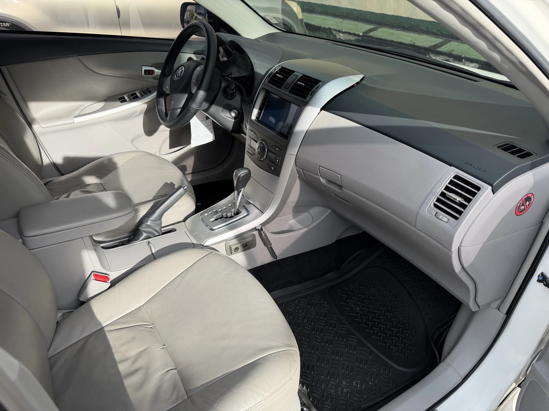 2013 Toyota Corolla GLI — photo 10