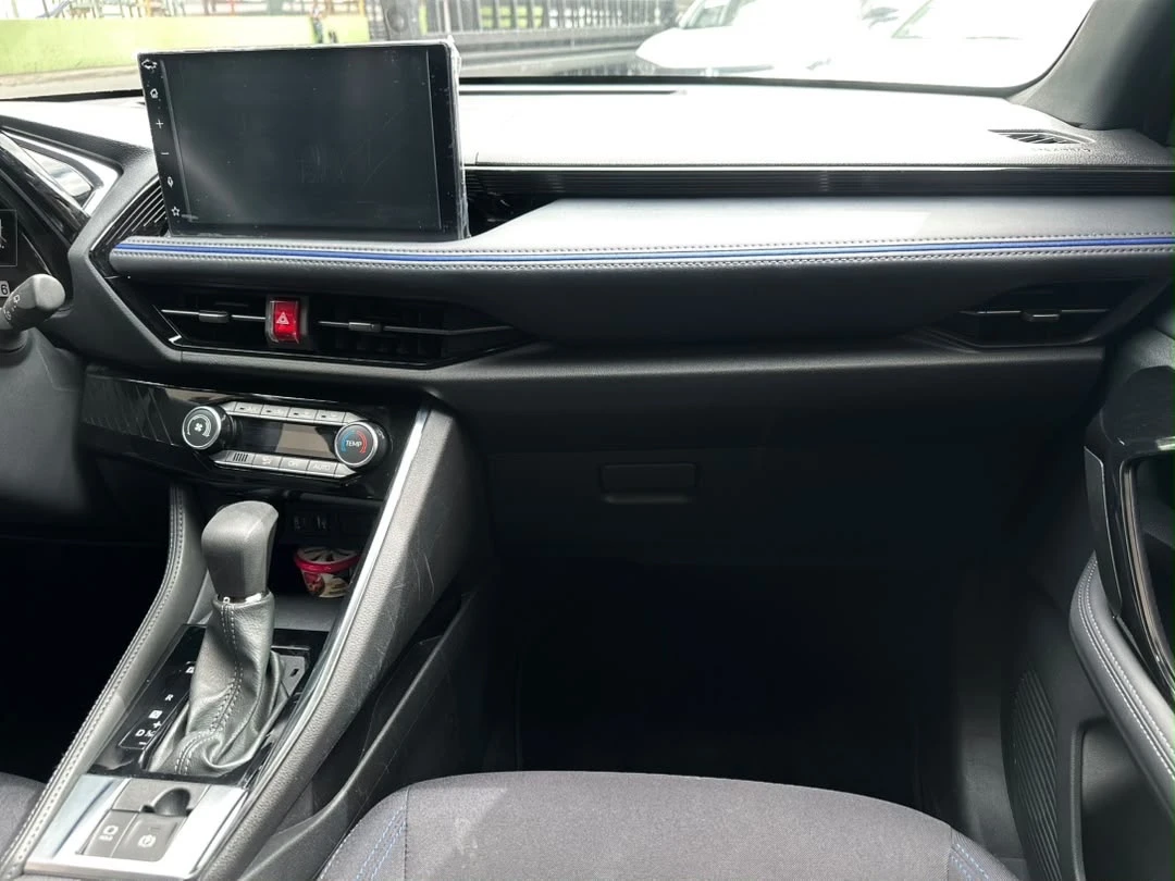 2025 Toyota Yaris Cross G — photo 10