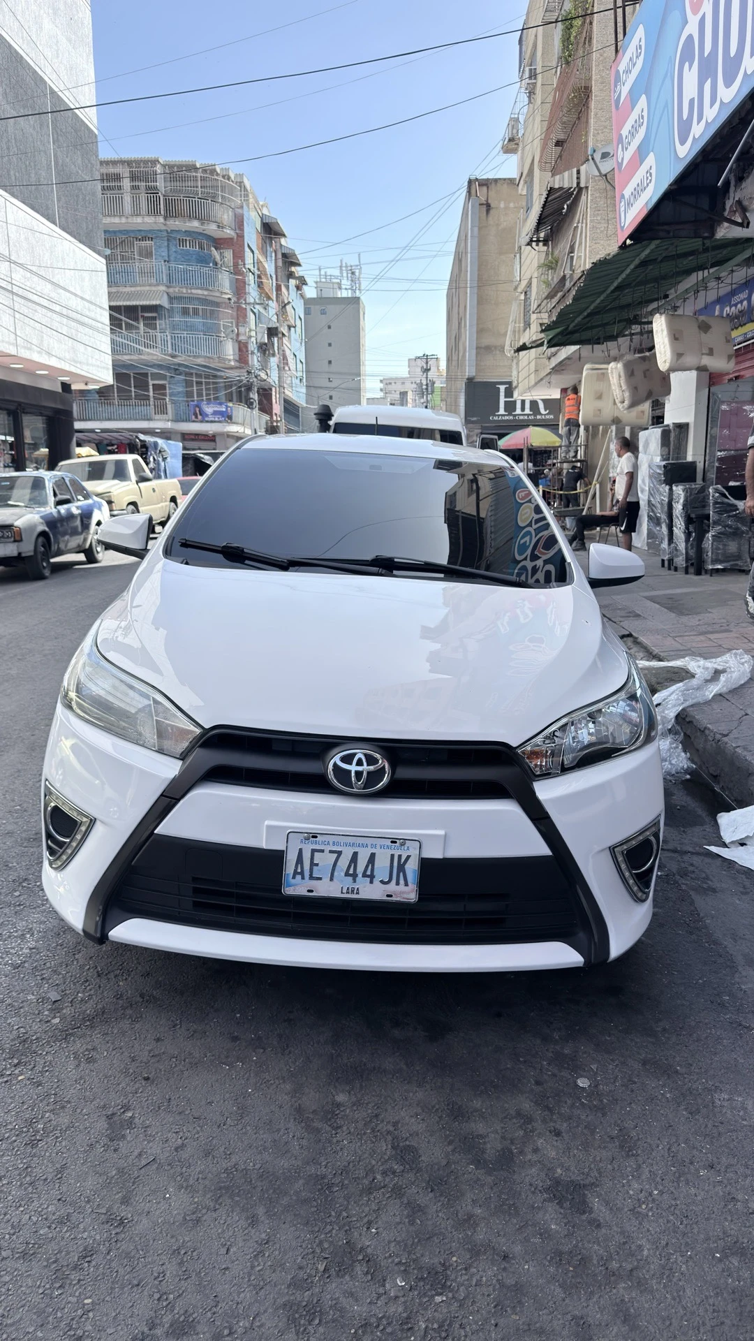 2016 Toyota Yaris Hatchback — photo 3