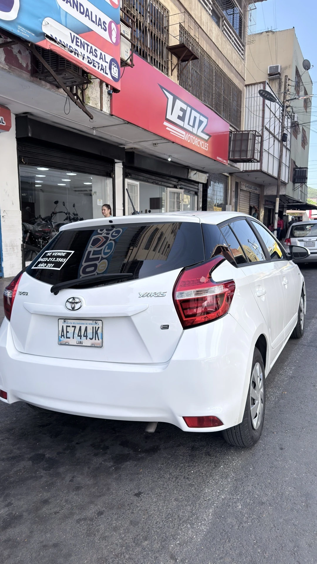 2016 Toyota Yaris Hatchback — photo 5
