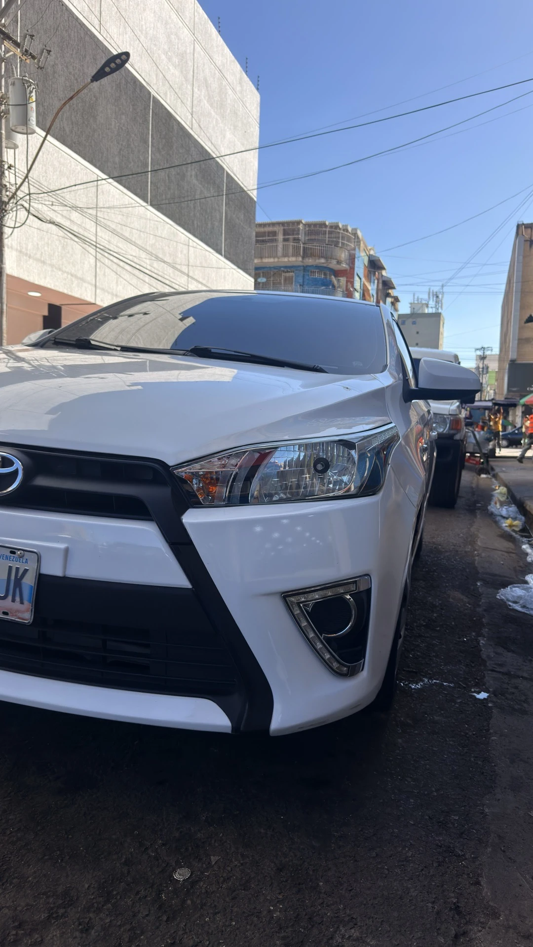 2016 Toyota Yaris Hatchback — photo 6