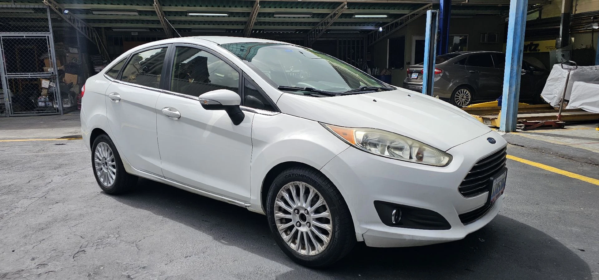 2016 Ford Fiesta Titanium — photo 6