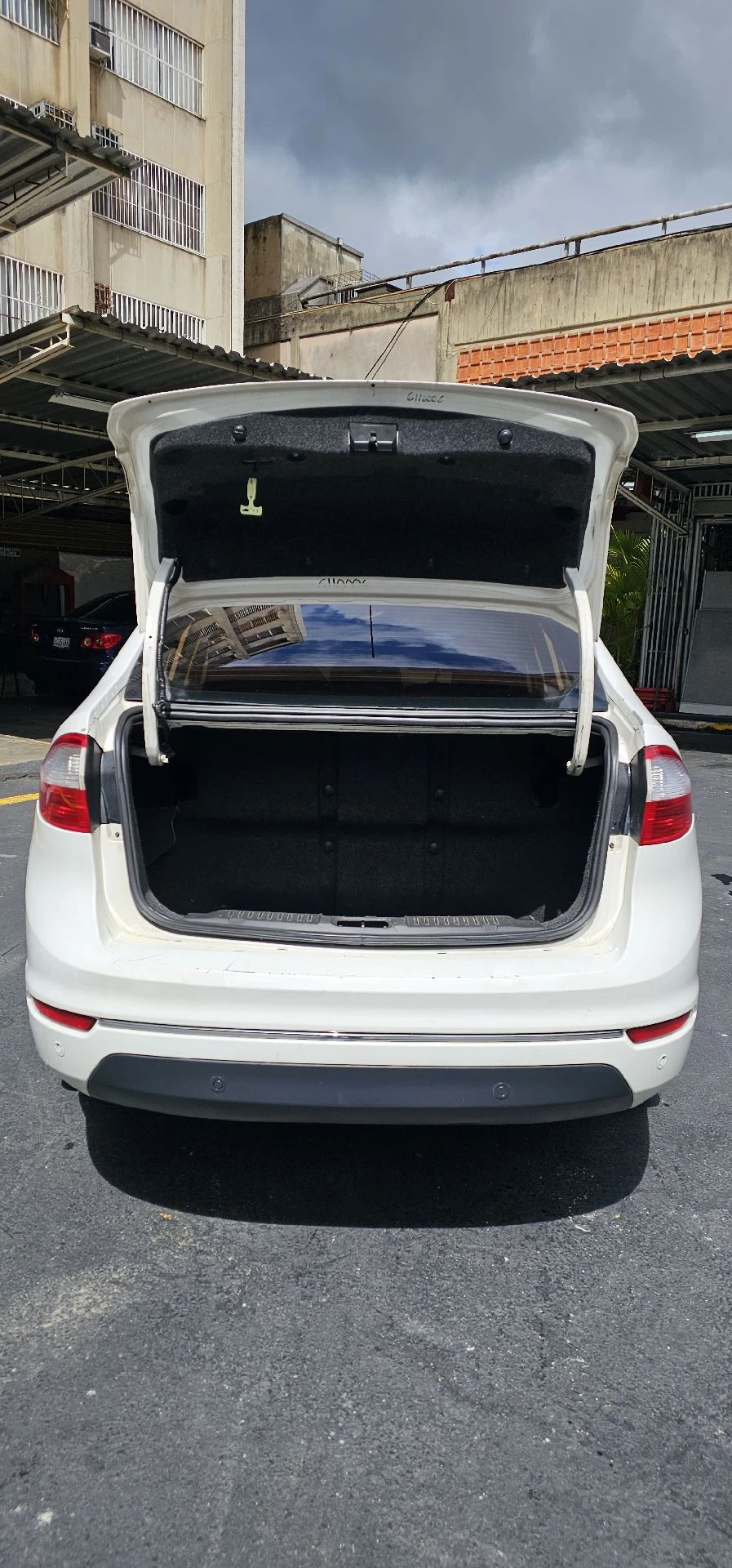 2016 Ford Fiesta Titanium — photo 8