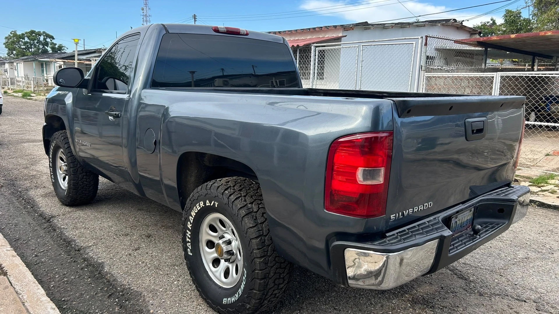 2011 Chevrolet Silverado LS — photo 5
