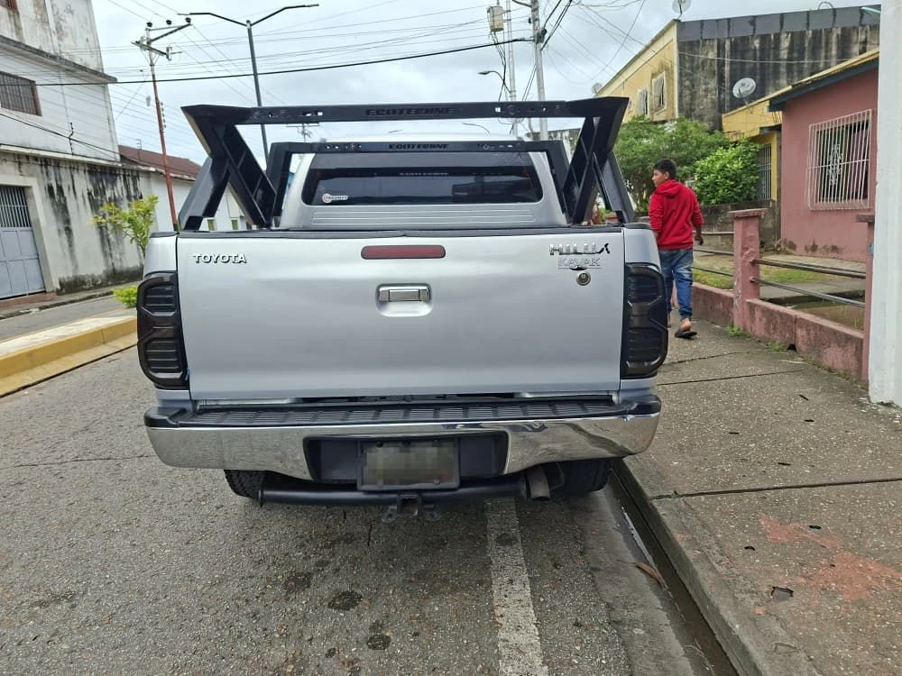 2006 Toyota Hilux Kavak 4.0 — photo 2