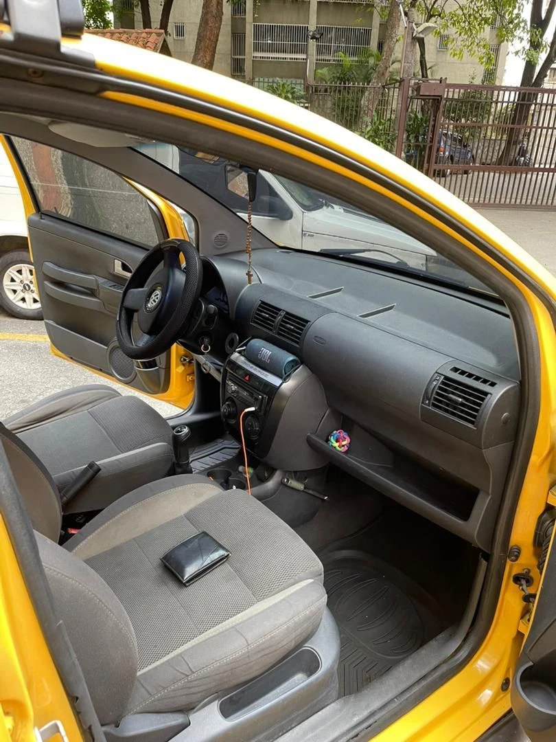 2008 Volkswagen CrossFox — photo 6