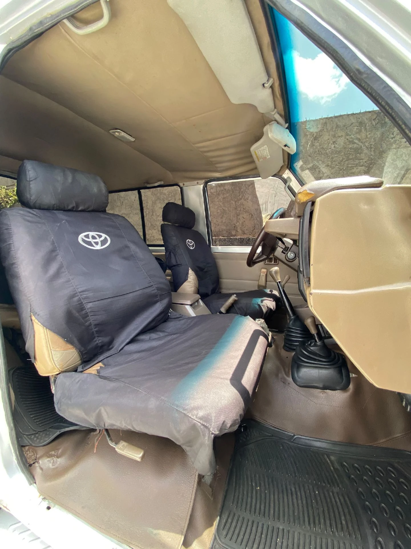 2005 Toyota Macho Machito — photo 2