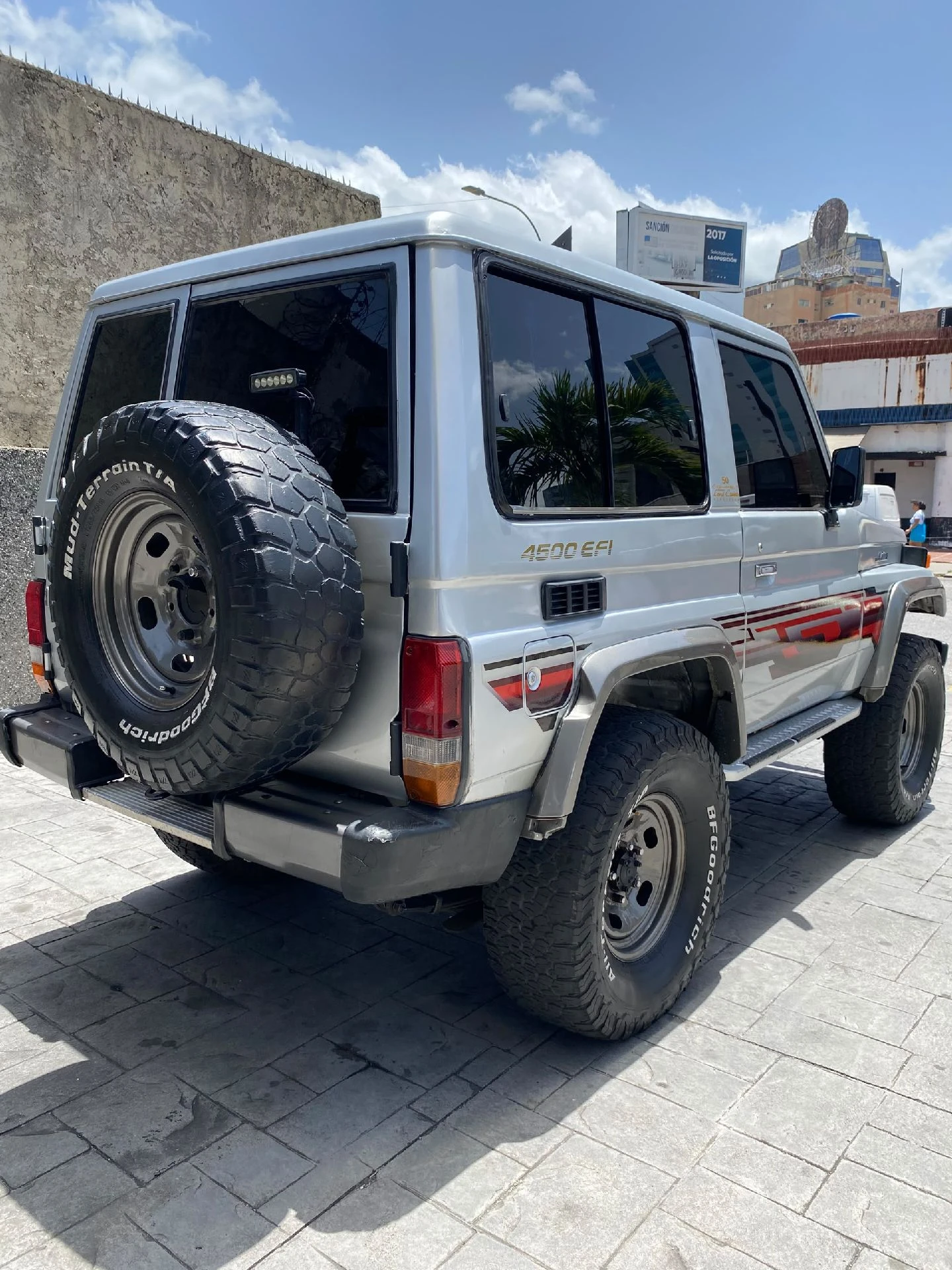 2005 Toyota Macho Machito — photo 31