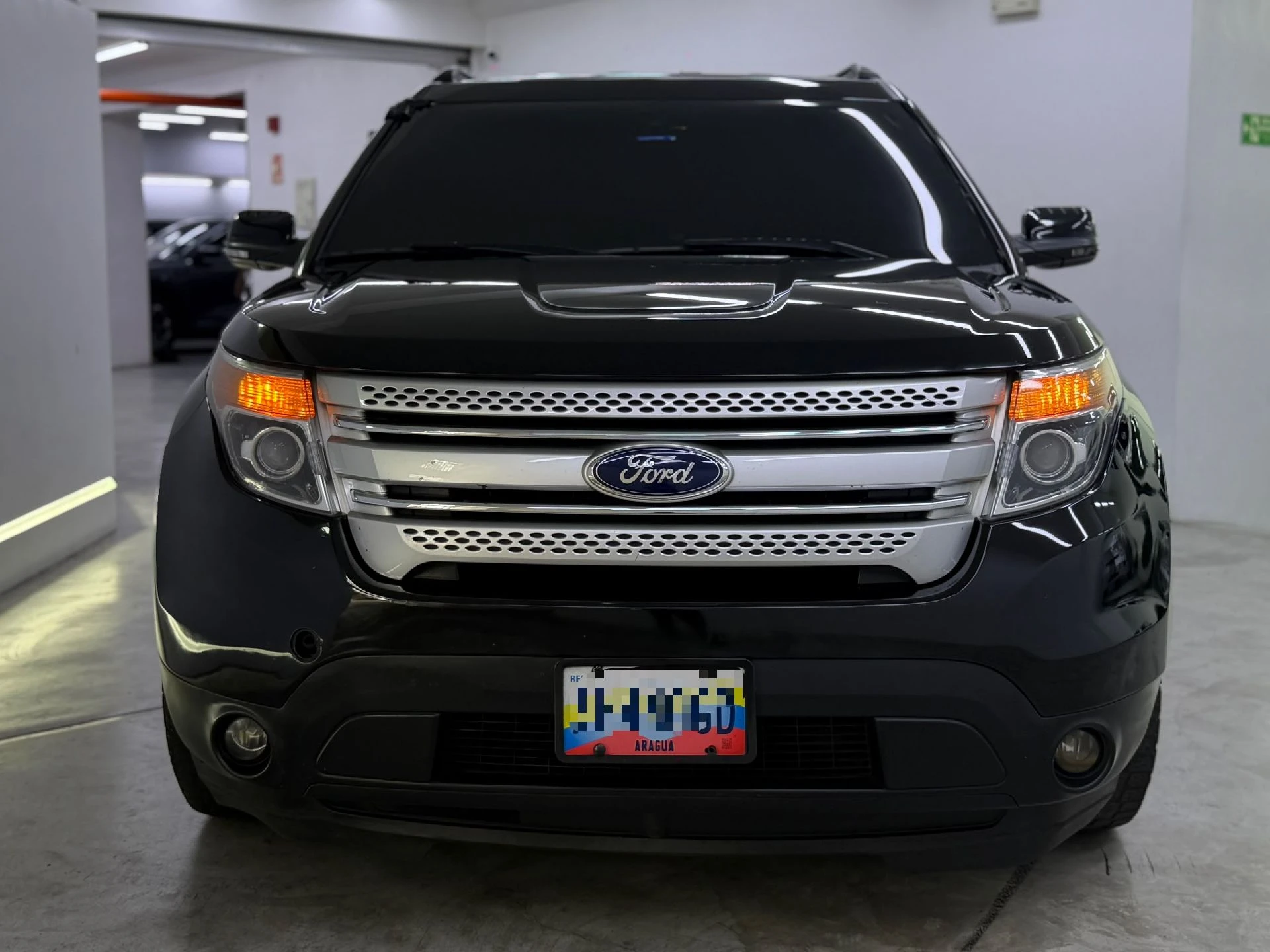 2014 Ford Explorer Limited — photo 2