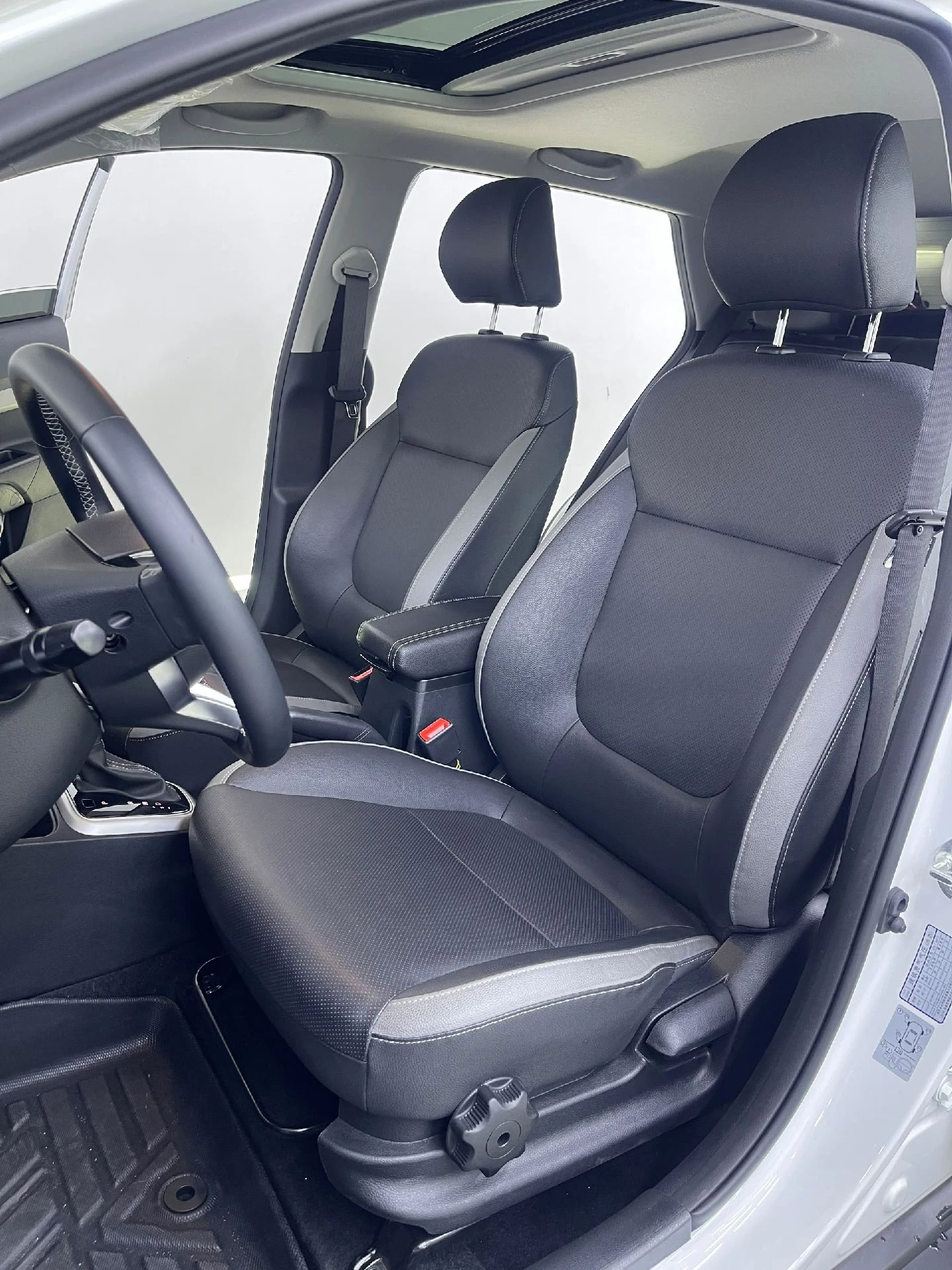 2025 Kia KX1 — photo 9