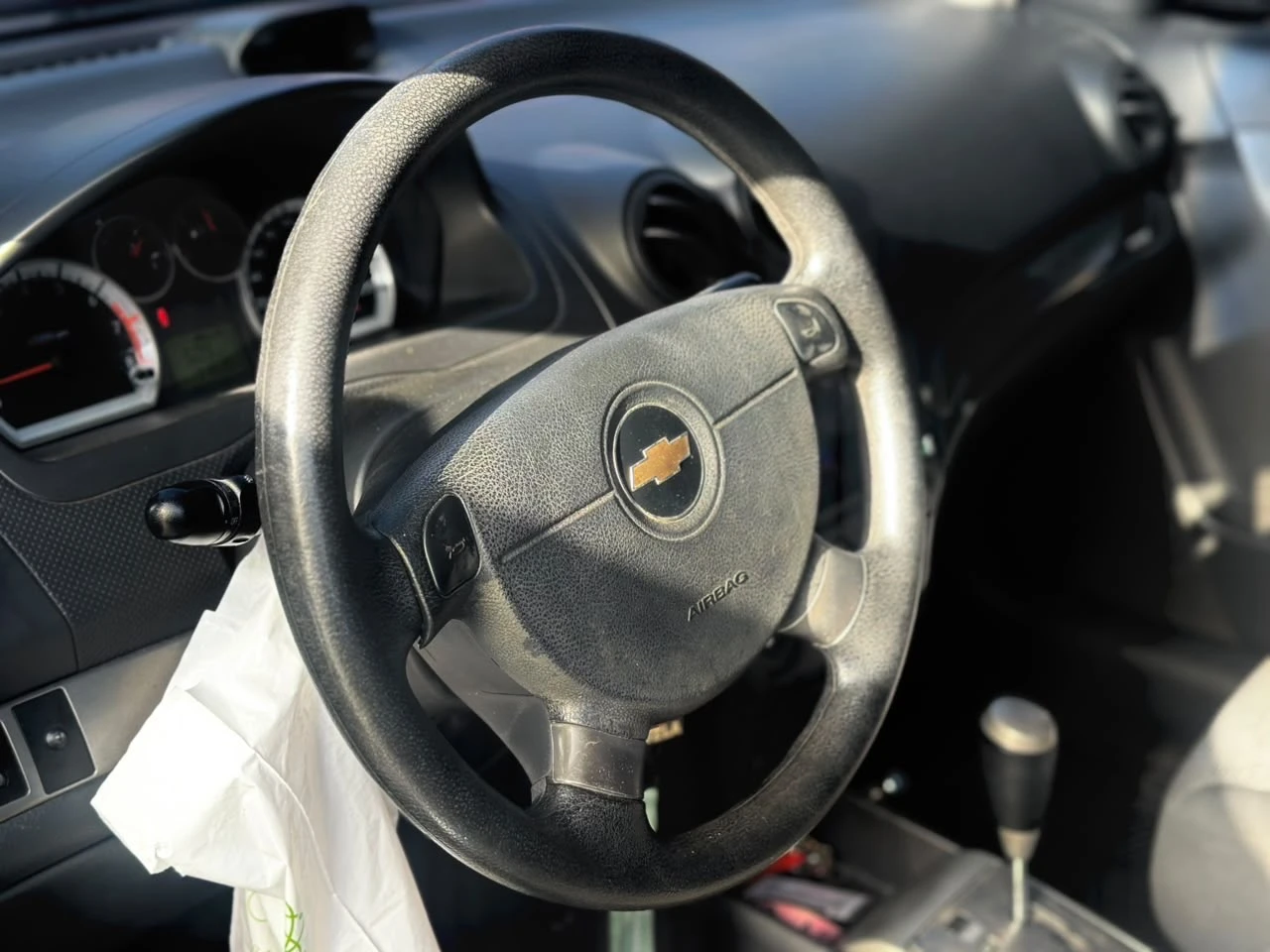 2012 Chevrolet Aveo Lt — photo 2