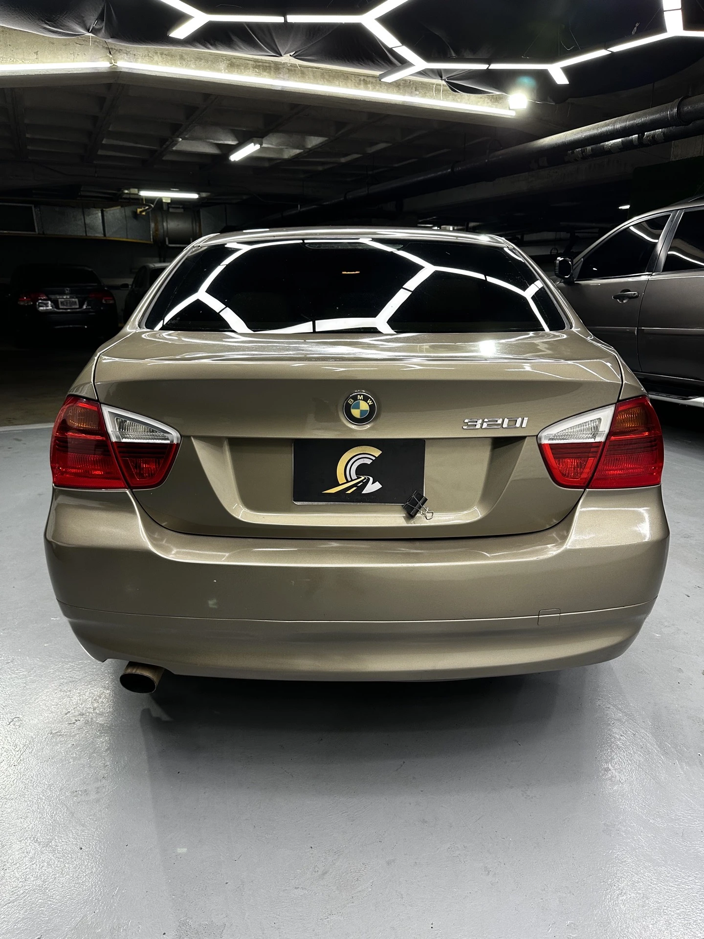 2007 BMW 320i — photo 2