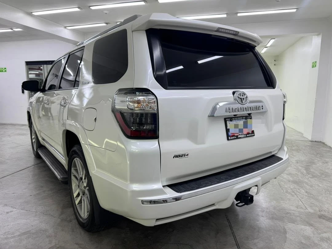 2010 Toyota 4Runner Limited — photo 3