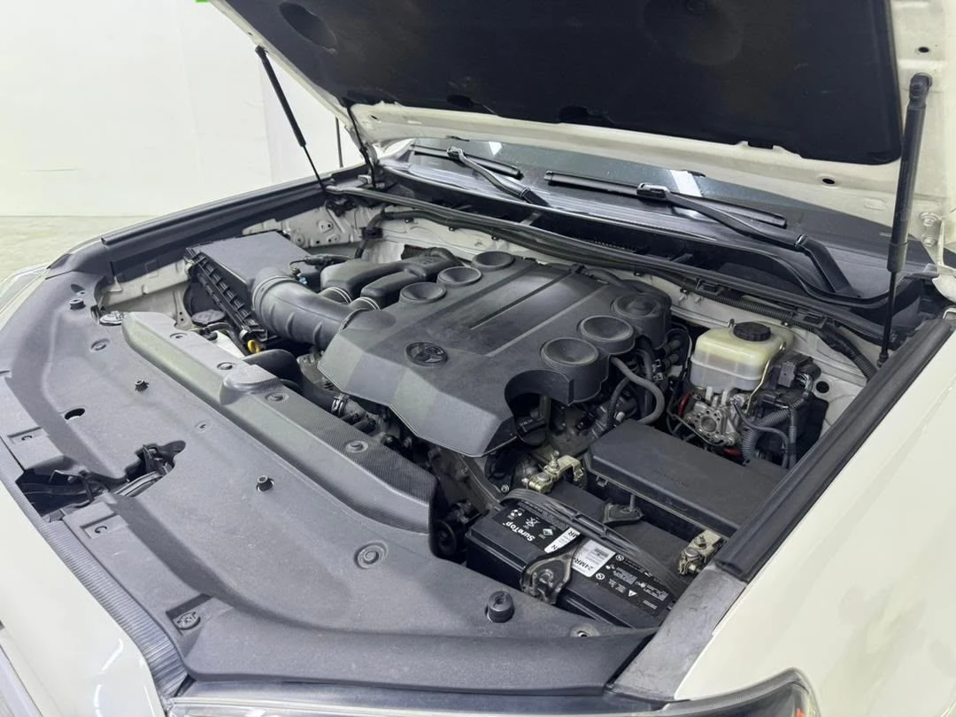 2010 Toyota 4Runner Limited — photo 11