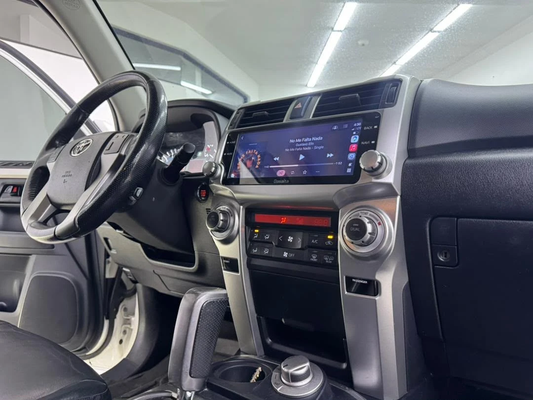 2010 Toyota 4Runner Limited — photo 6
