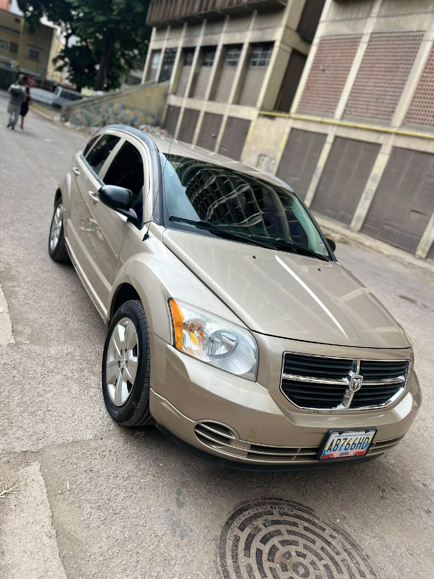 2010 Dodge Caliber LE — photo 3