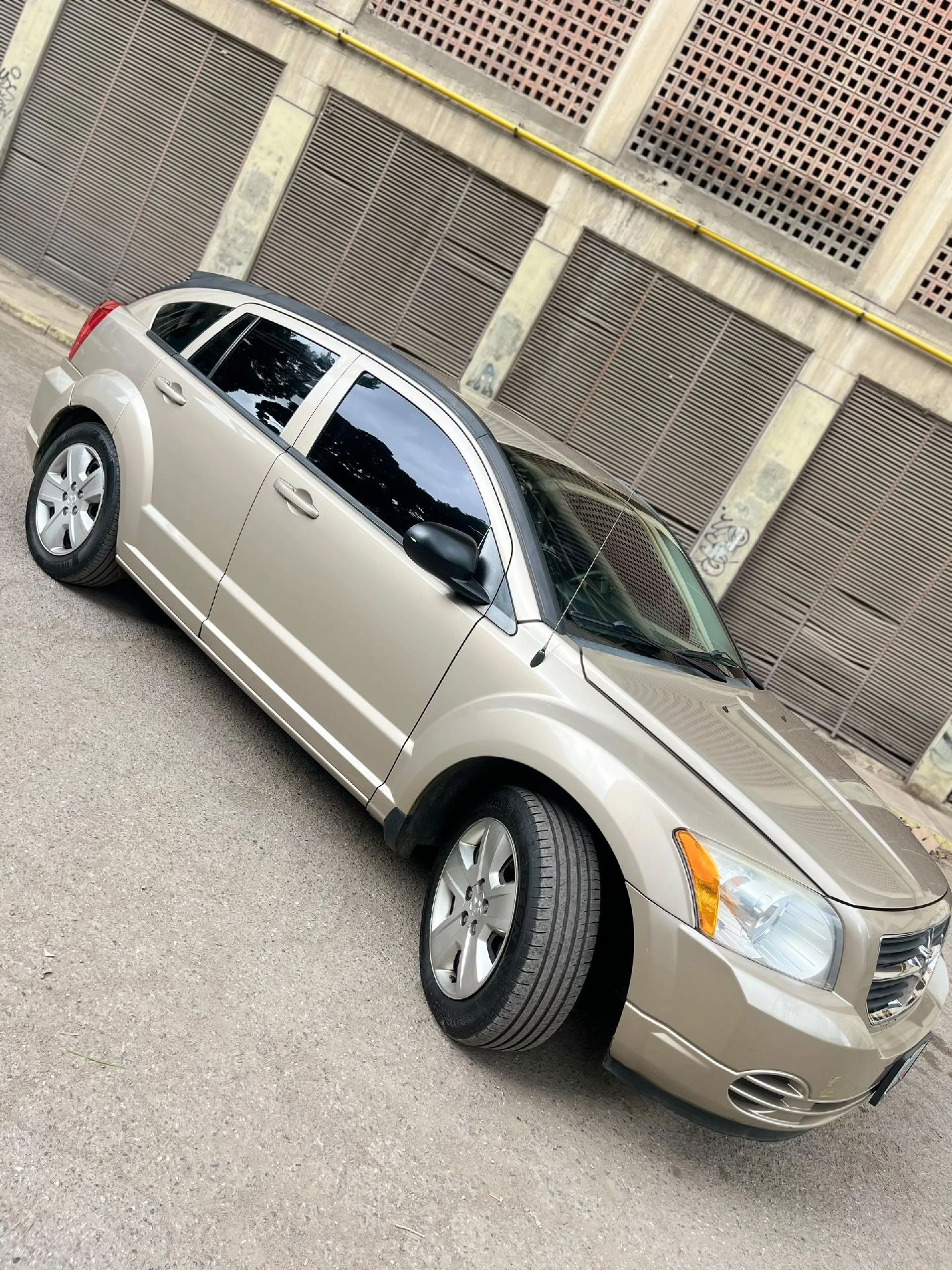 2010 Dodge Caliber LE — photo 5