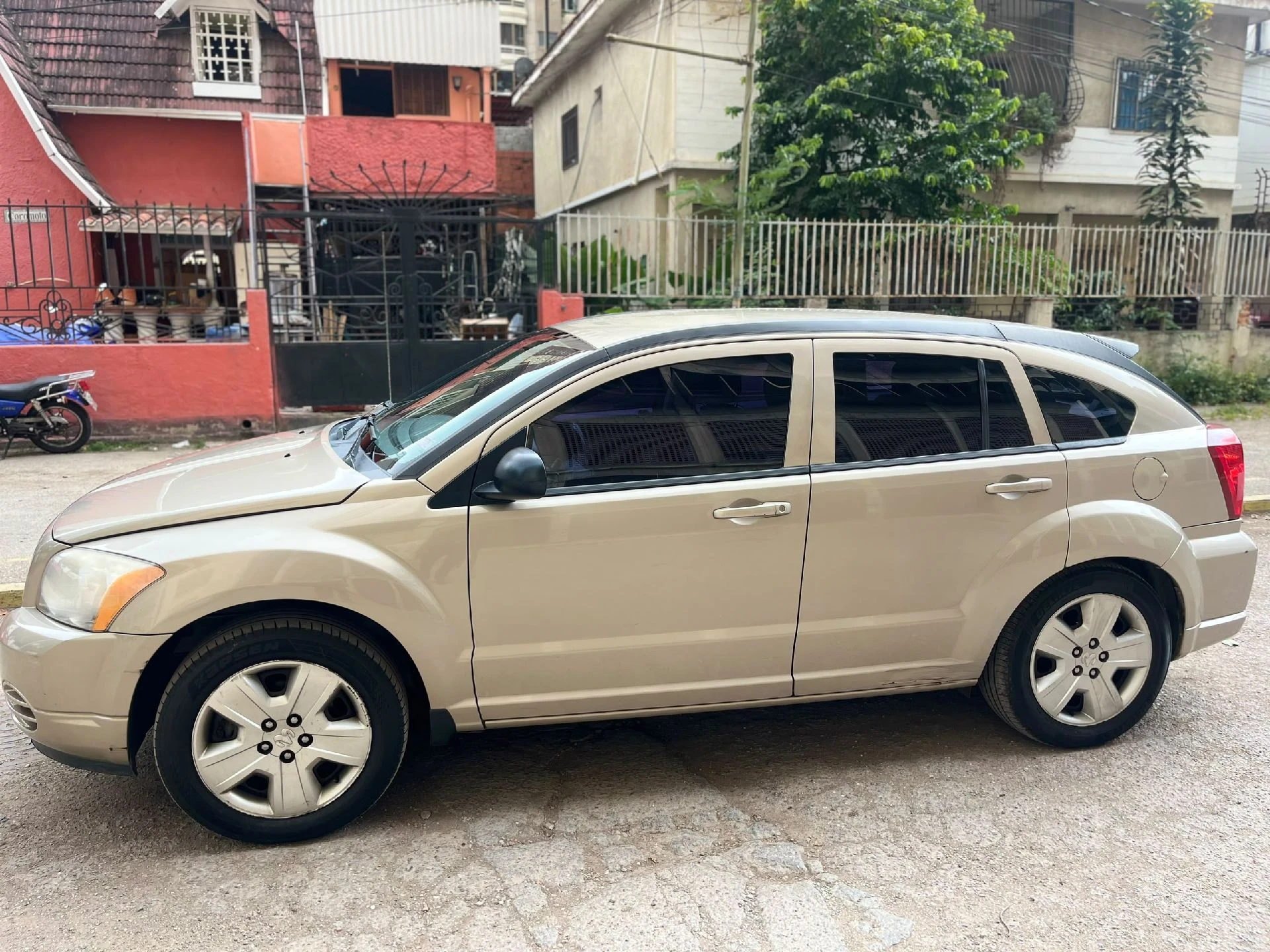 2010 Dodge Caliber LE — photo 6