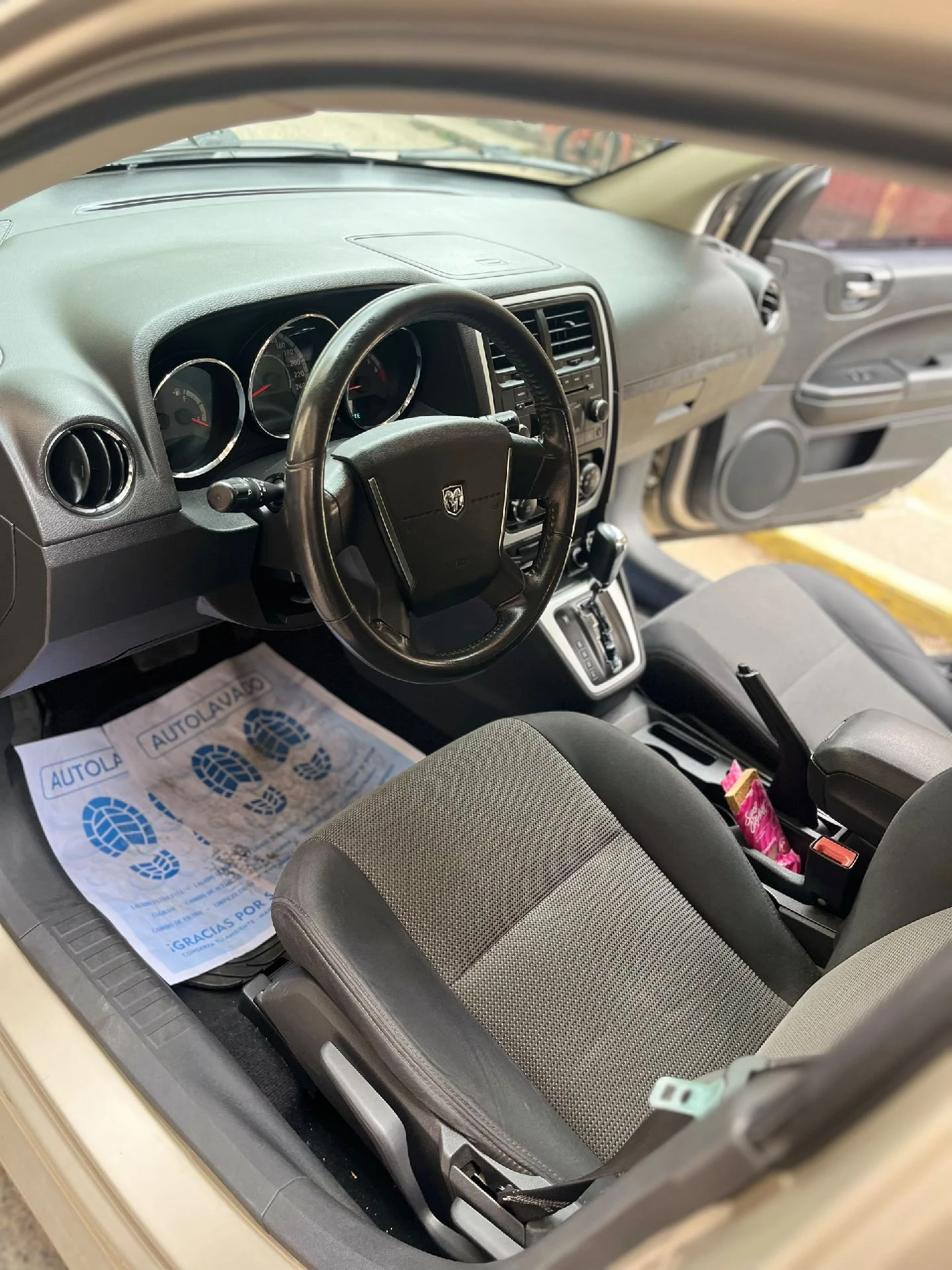 2010 Dodge Caliber LE — photo 10
