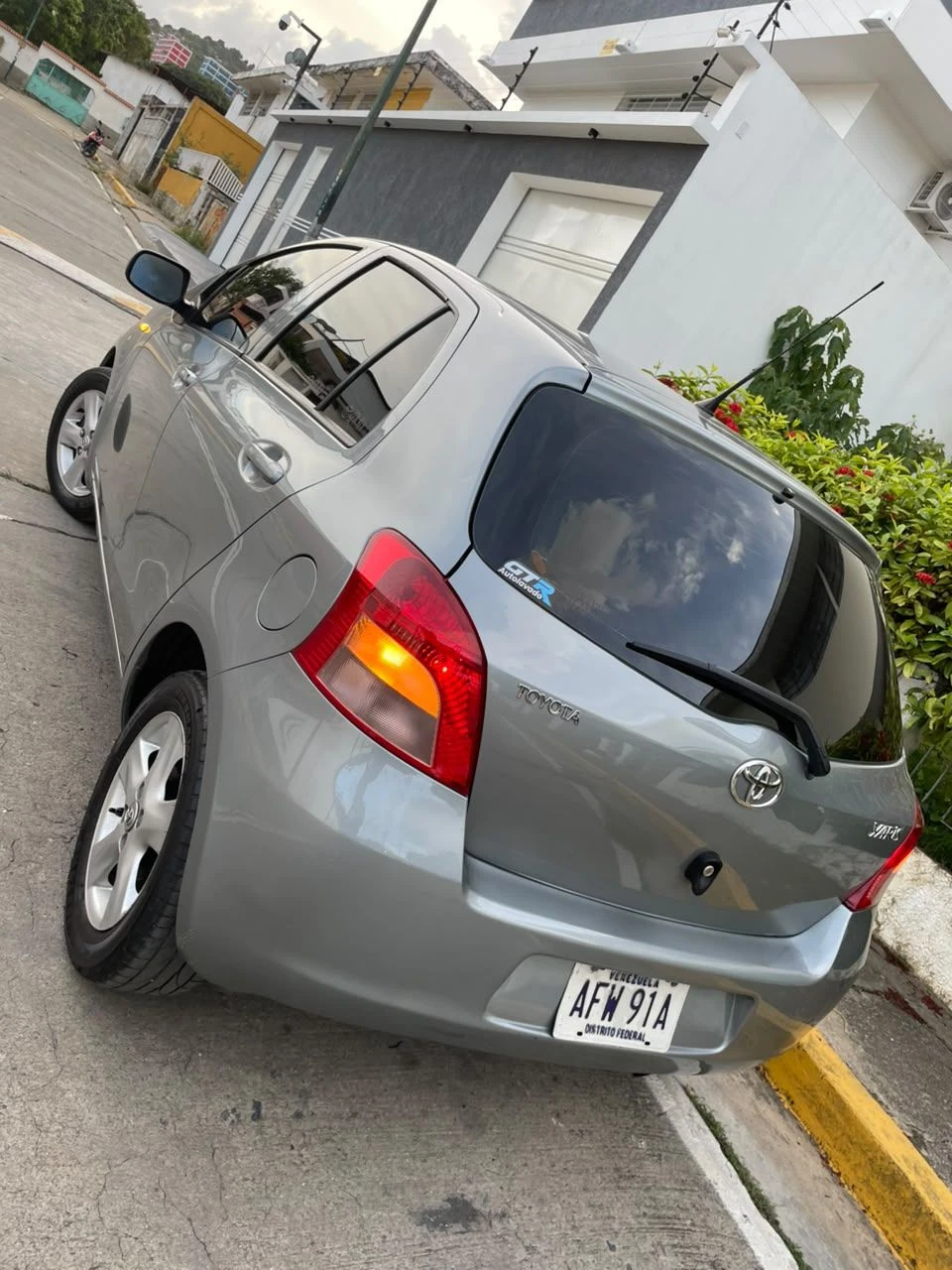 2006 Toyota Yaris Spor — photo 2