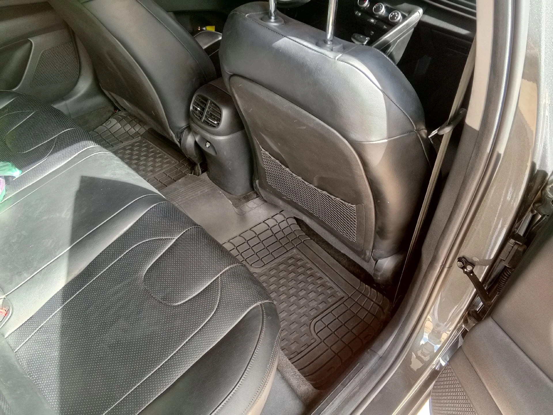 2025 Hyundai Elantra SEL sport — photo 2