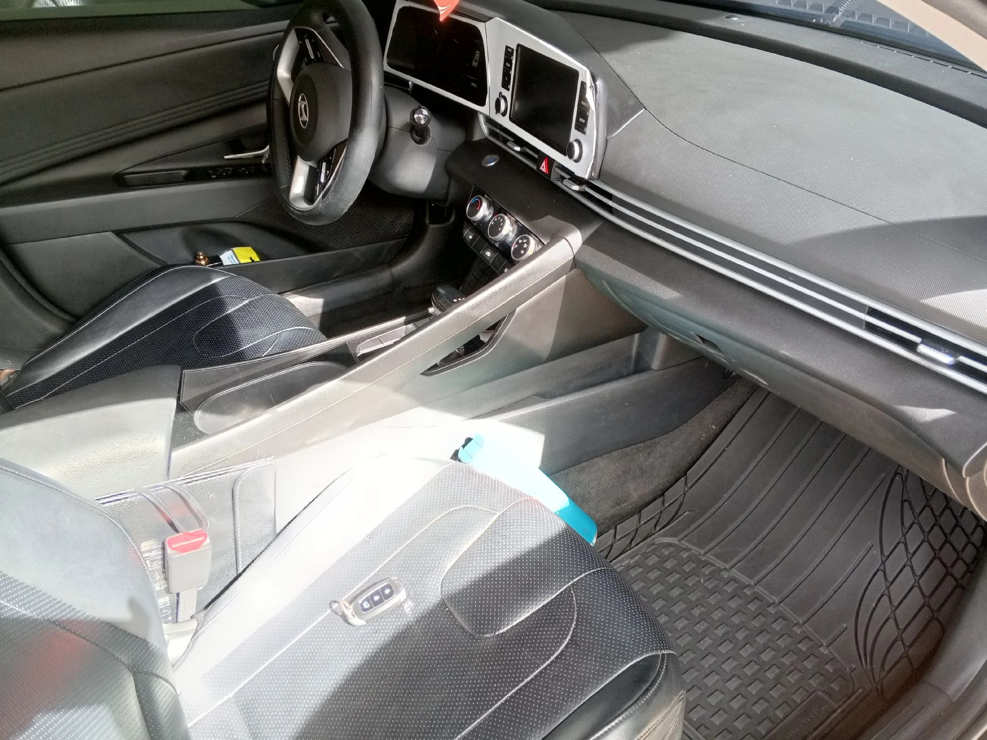 2025 Hyundai Elantra SEL sport — photo 3