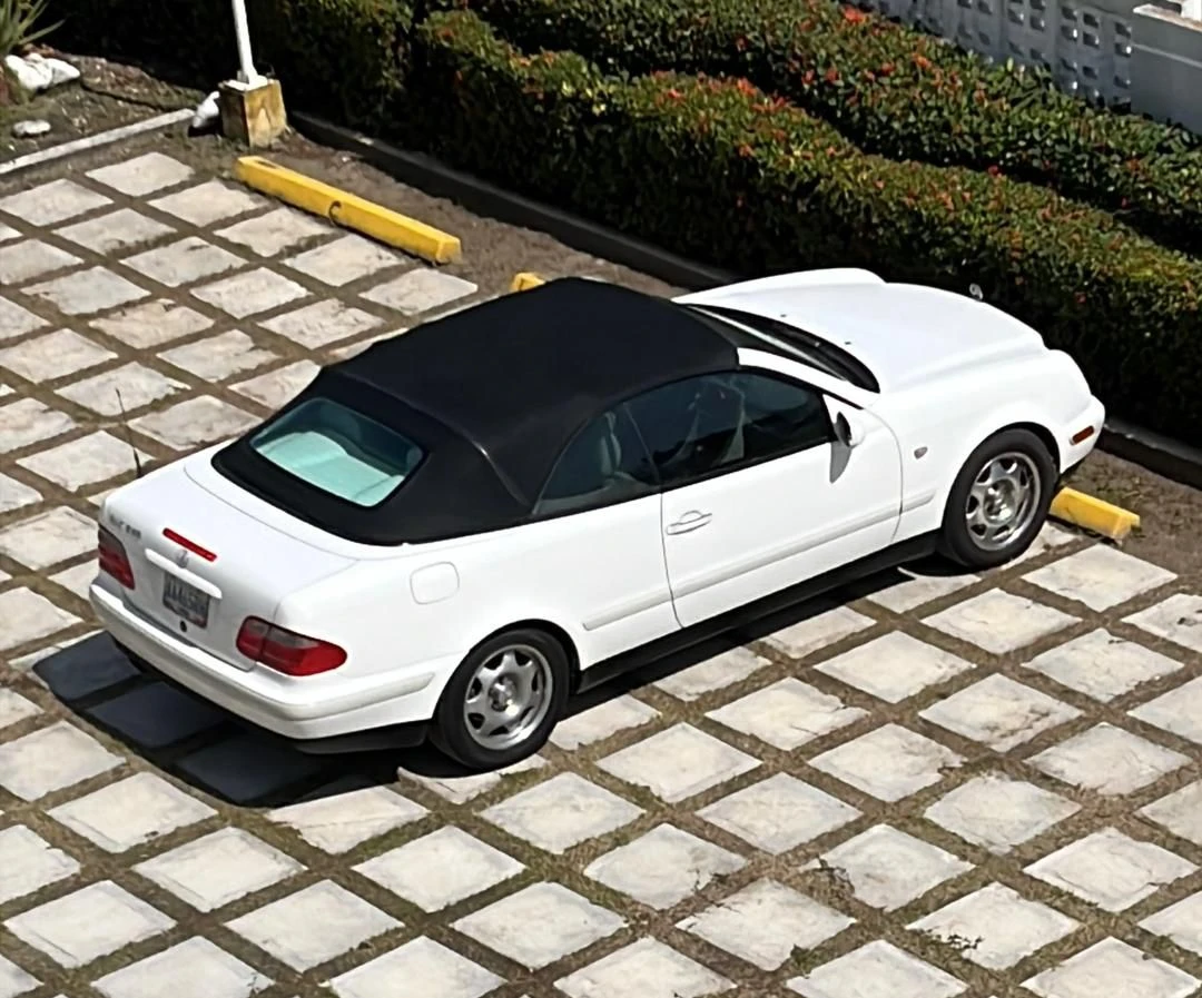1999 Mercedes-Benz CLK-Class Cabrioelet CLK 320 Coupe — photo 2